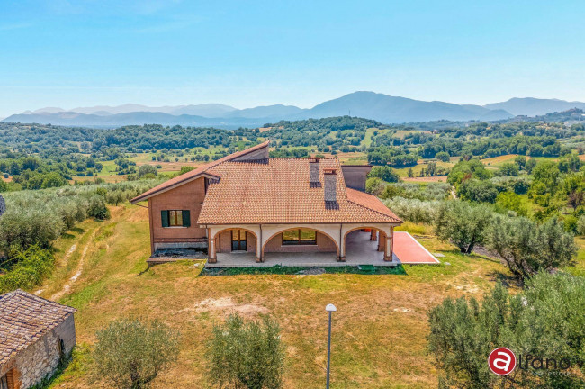 Villa in vendita a Ripi