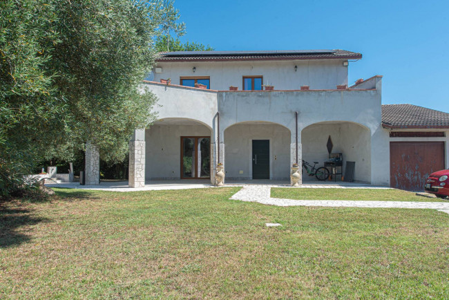 Villa in vendita a Ceccano