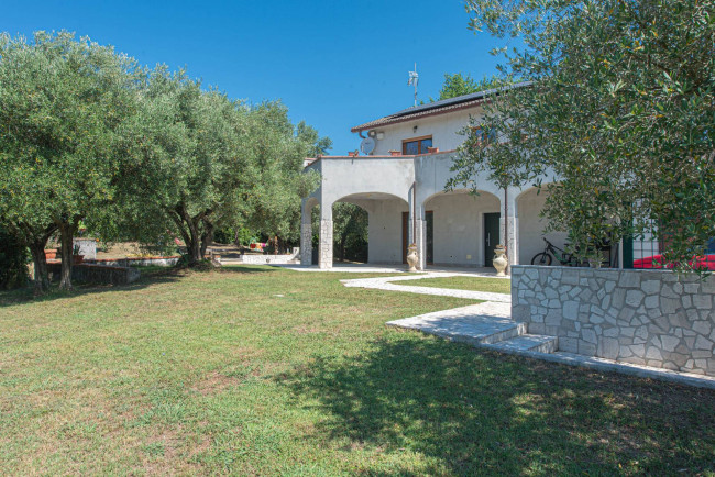 Villa in vendita a Ceccano