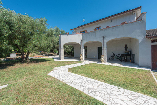 Villa in vendita a Ceccano
