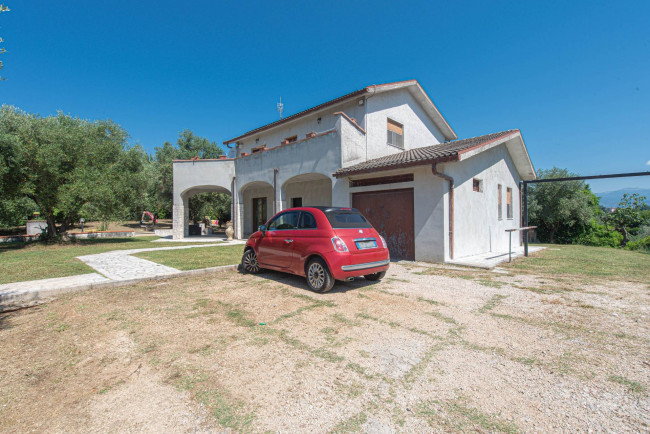 Villa in vendita a Ceccano