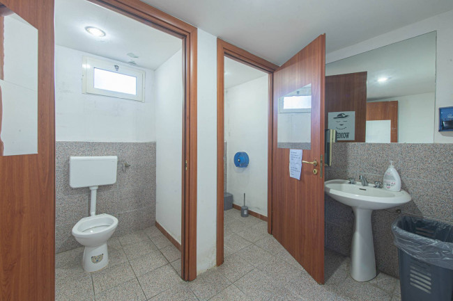 Casa Indipendente con ampi locali commerciali in vendita a Roccasecca