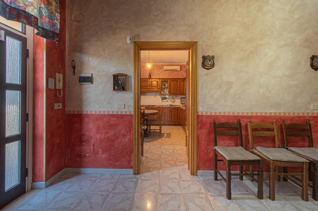 Casa Indipendente con ampi locali commerciali in vendita a Roccasecca