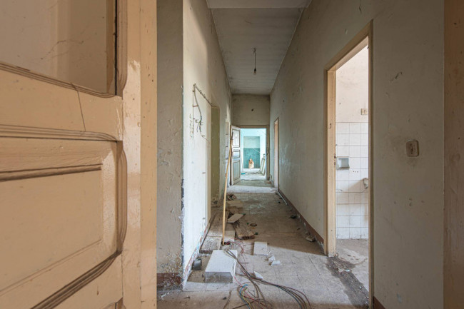 whole building for sale in Roccasecca
