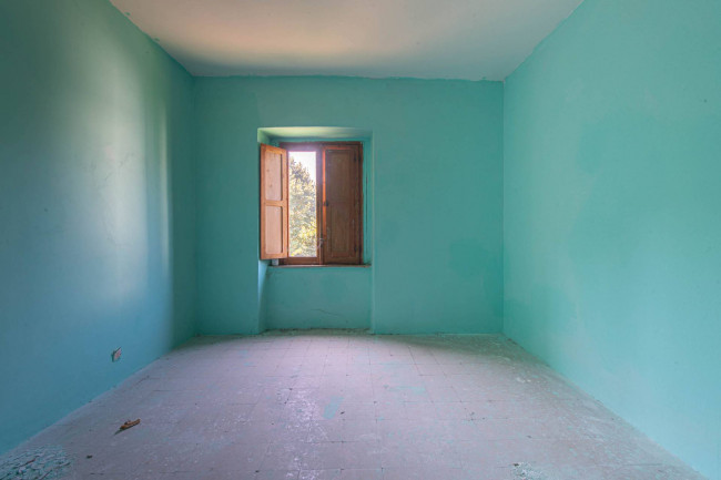 whole building for sale in Roccasecca