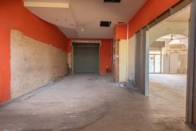 whole building for sale in Roccasecca