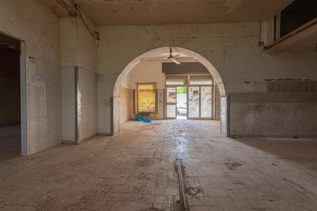 whole building for sale in Roccasecca