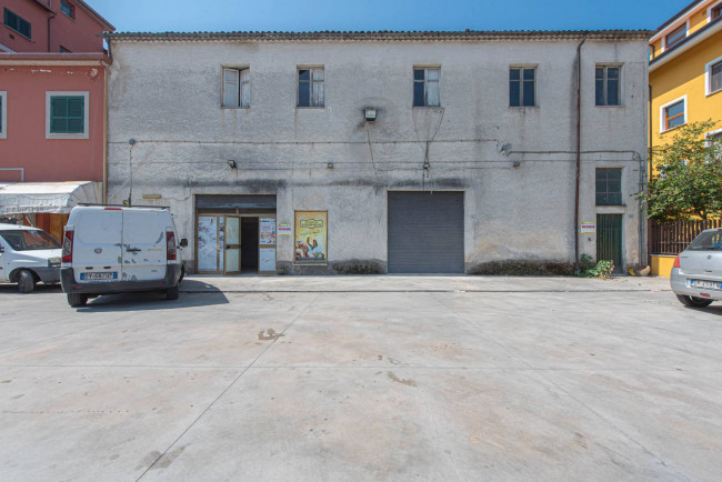 whole building for sale in Roccasecca
