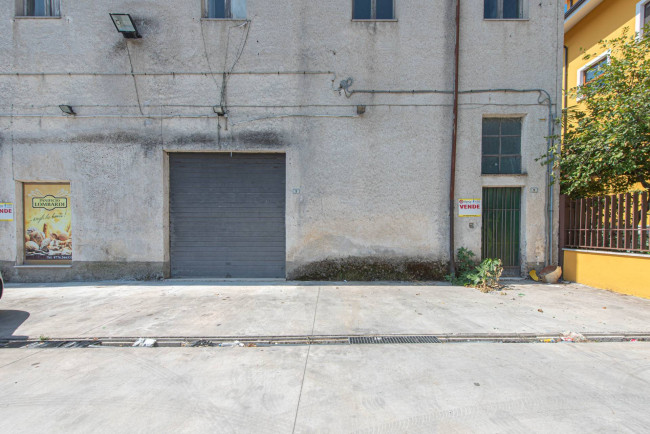 whole building for sale in Roccasecca