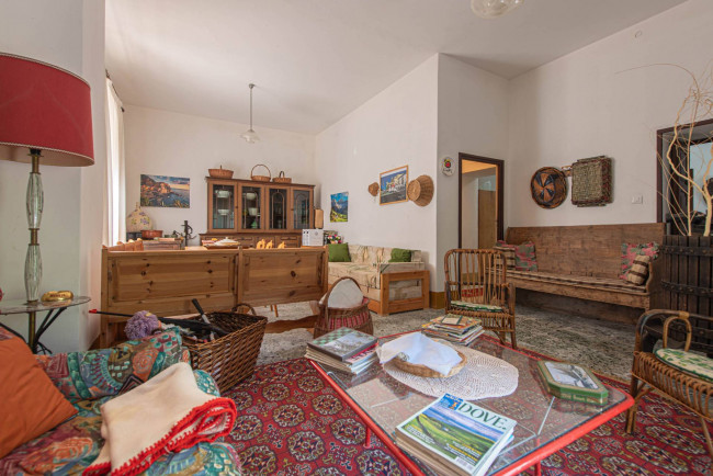 manor house for sale in Picinisco