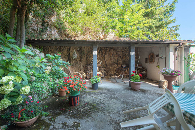 manor house for sale in Picinisco