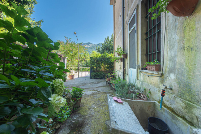 manor house for sale in Picinisco