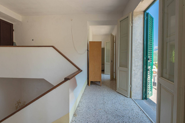 manor house for sale in Picinisco