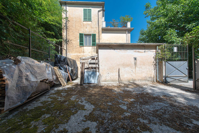 manor house for sale in Picinisco