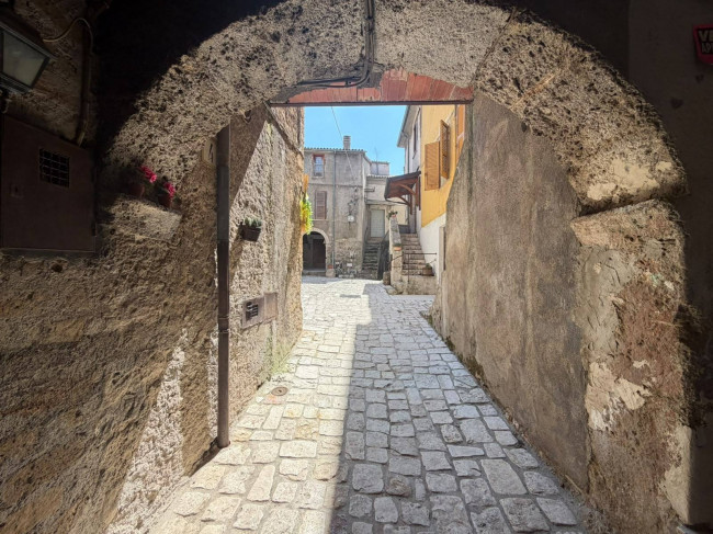 typical historical house for sale in Colle San Magno