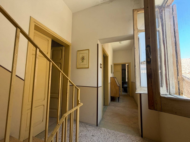 typical historical house for sale in Colle San Magno
