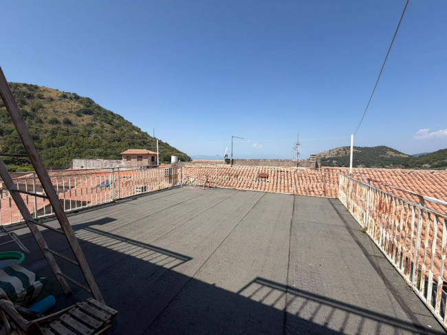 typical historical house for sale in Colle San Magno