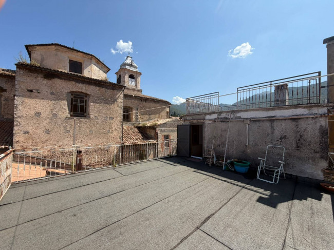 typical historical house for sale in Colle San Magno