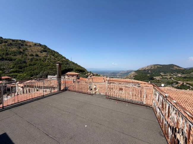 typical historical house for sale in Colle San Magno