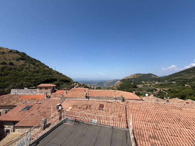 typical historical house for sale in Colle San Magno