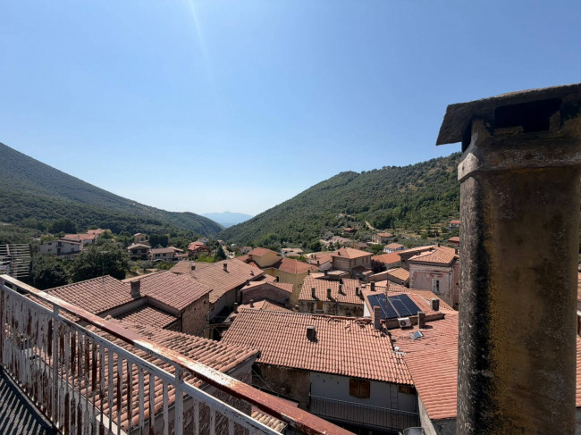 typical historical house for sale in Colle San Magno