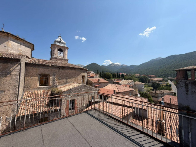 typical historical house for sale in Colle San Magno