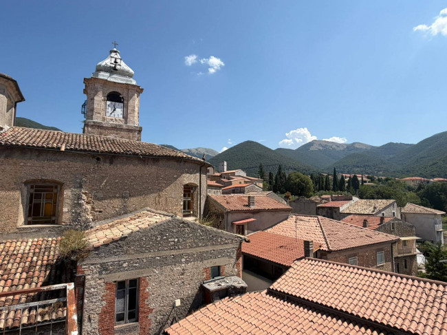 typical historical house for sale in Colle San Magno