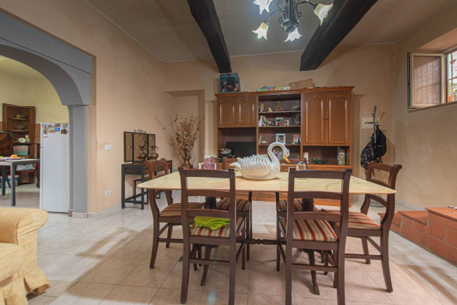 typical historical house for sale in Pofi