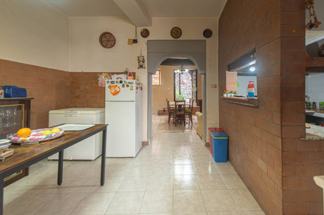 typical historical house for sale in Pofi