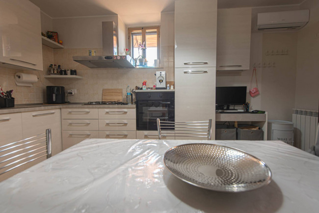typical historical house for sale in Pofi
