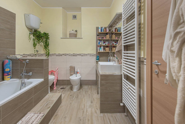 typical historical house for sale in Pofi