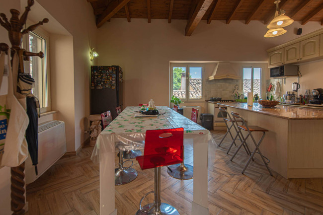 typical historical house for sale in Pofi