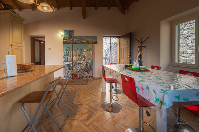 typical historical house for sale in Pofi