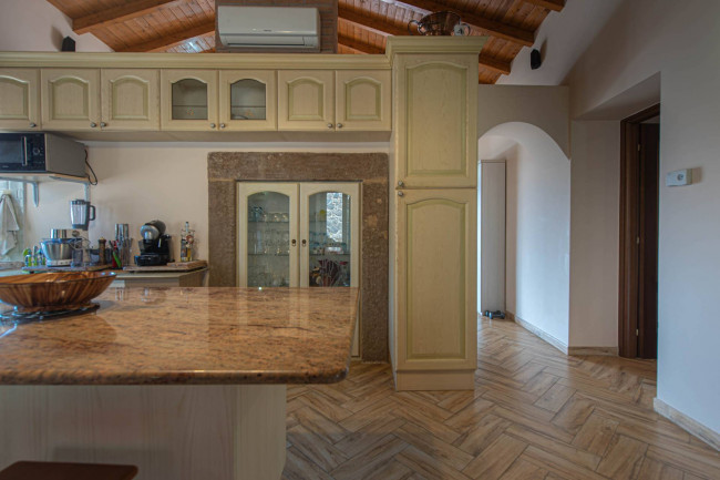 typical historical house for sale in Pofi