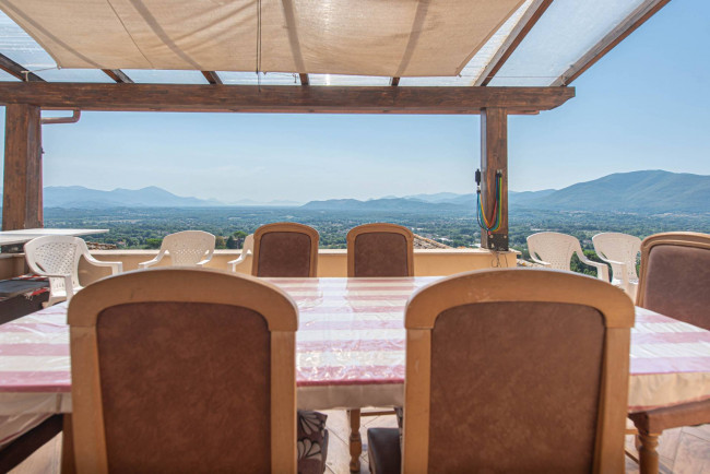 typical historical house for sale in Pofi