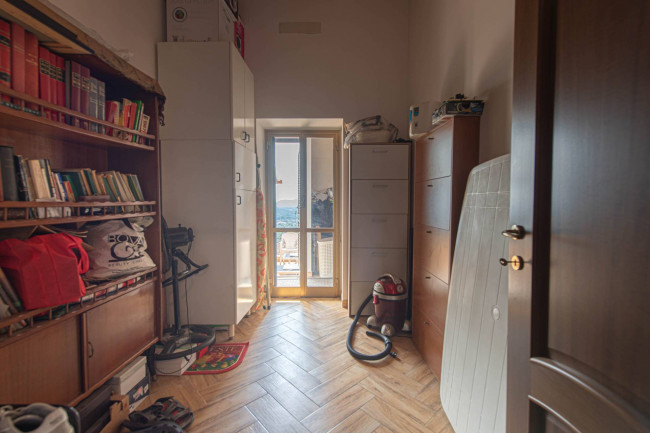 typical historical house for sale in Pofi