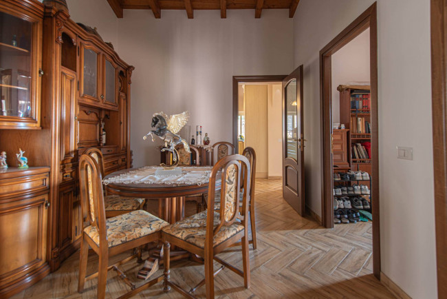 typical historical house for sale in Pofi