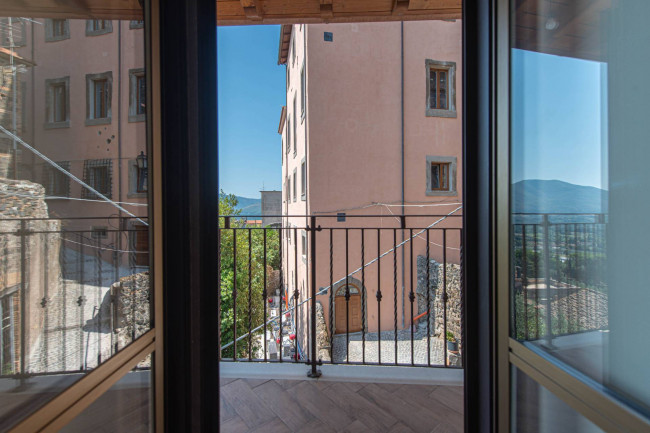 typical historical house for sale in Pofi