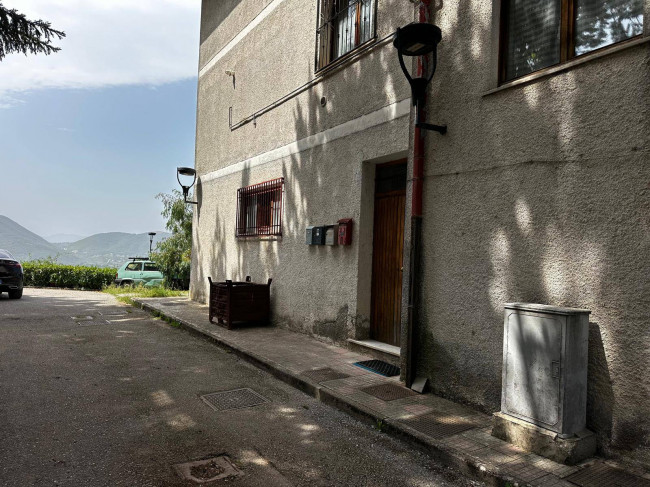 Appartamento in vendita a Sasso di Castalda