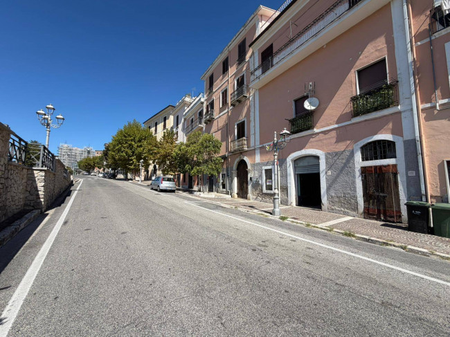 Locale commerciale in vendita a Arce