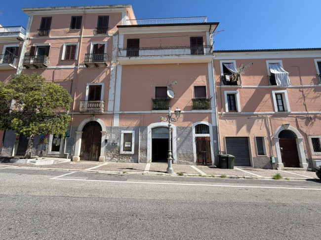 Locale commerciale in vendita a Arce
