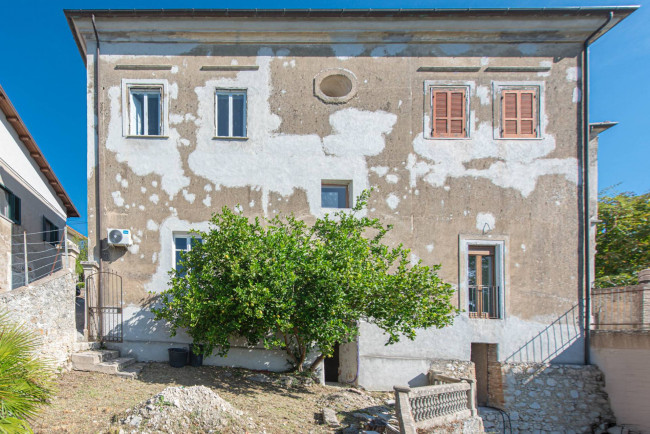Palazzo storico in vendita a Arce