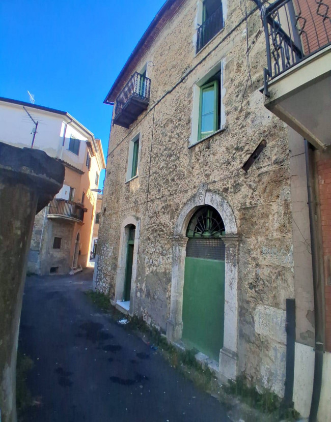 Abitazioni tipiche storiche in vendita a Isola del Liri