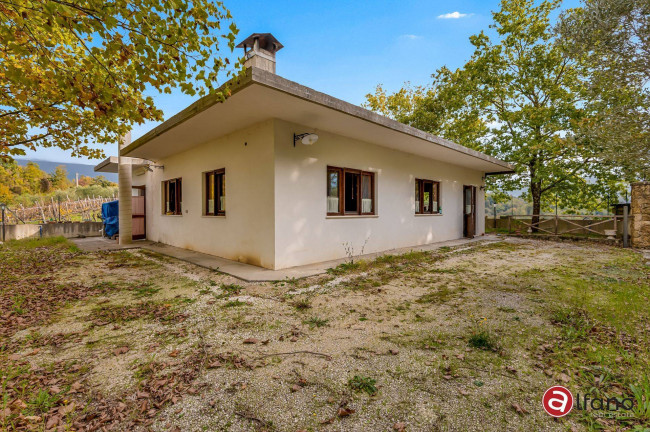 Turistico-alberghiero in vendita a Gallinaro