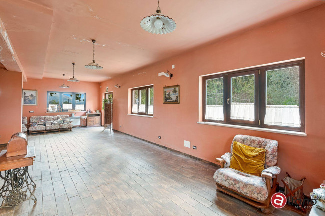 Turistico-alberghiero in vendita a Gallinaro