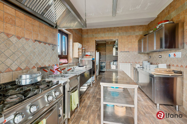 Turistico-alberghiero in vendita a Gallinaro