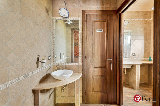 Turistico-alberghiero in vendita a Gallinaro