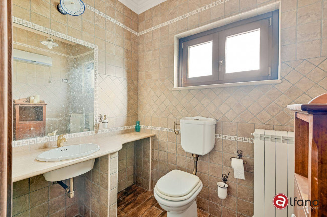 Turistico-alberghiero in vendita a Gallinaro