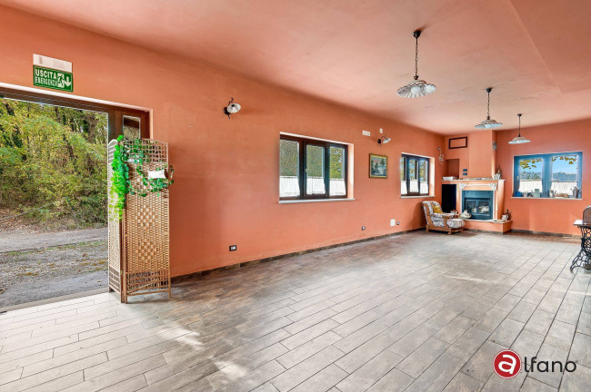 Turistico-alberghiero in vendita a Gallinaro