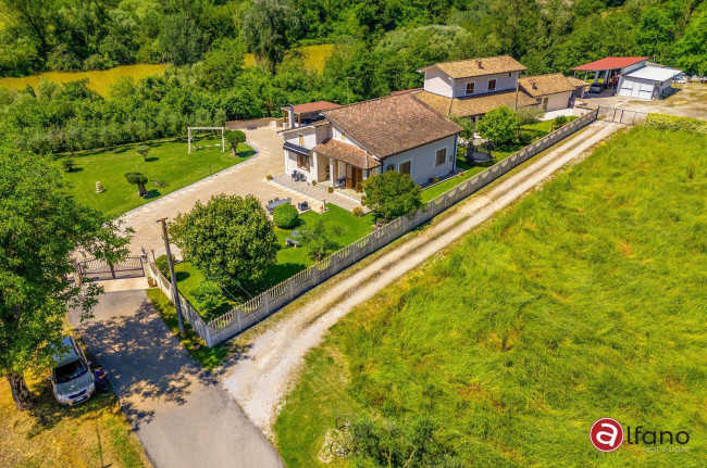 Villa for sale in Pontecorvo